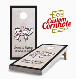 Couple In Love Cornhole Set With Bags