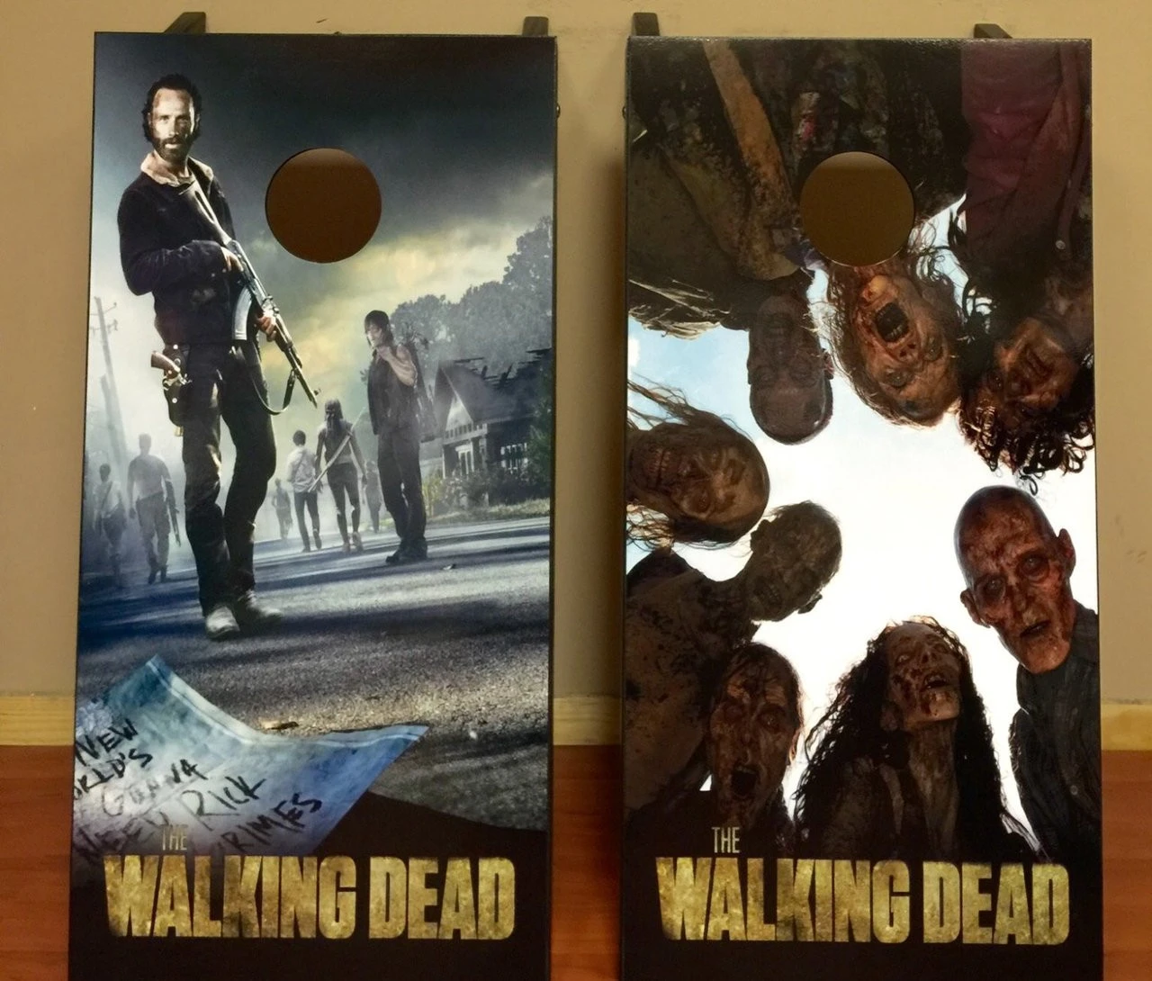 The Walking Dead Cornhole Set With Bags 2 The Walking Dead Cornhole Set With Bags - Image 2